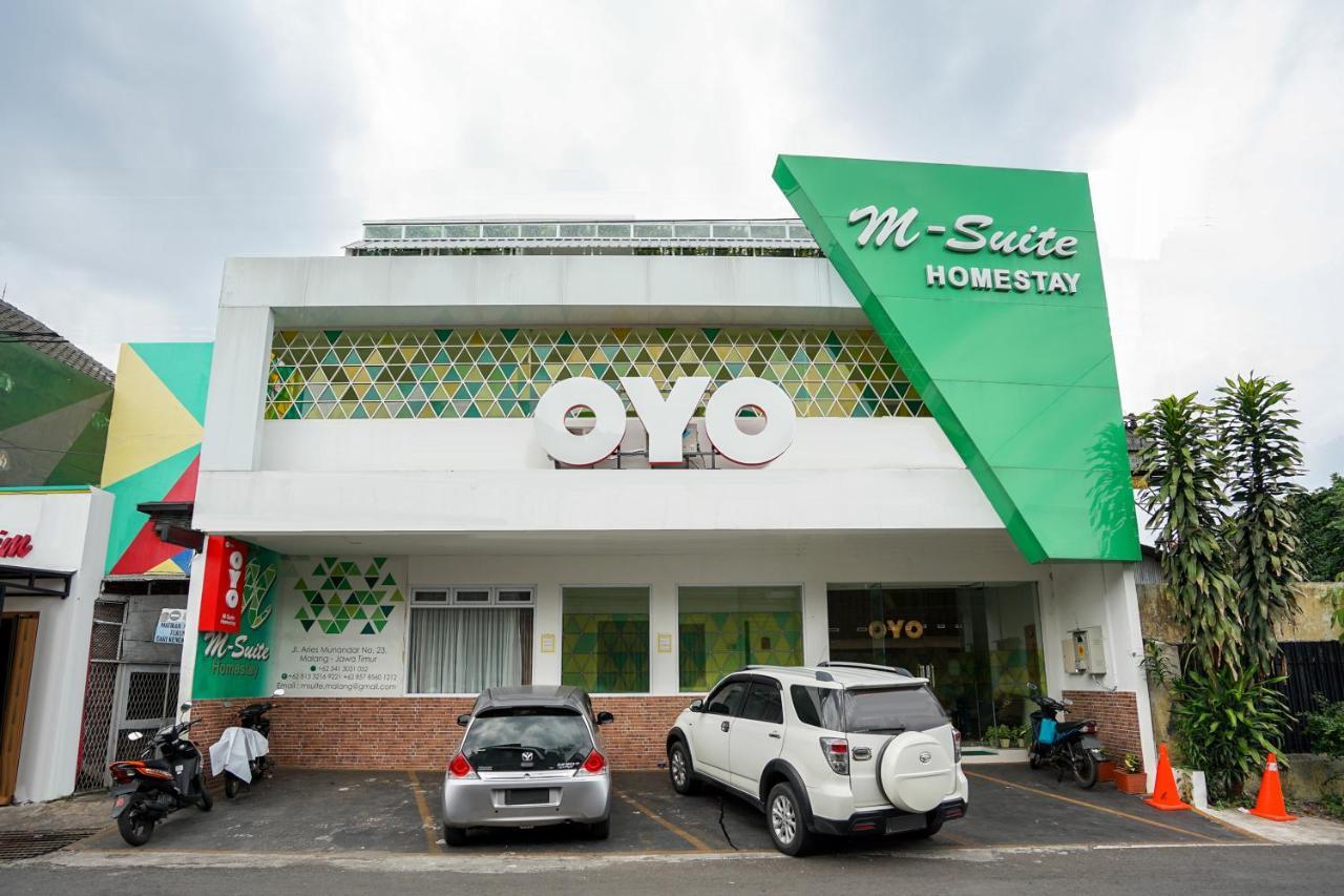 Oyo 272 M Suite Residence Malang Exterior foto